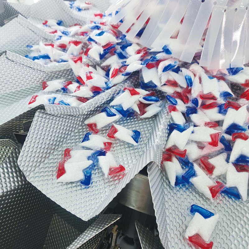 Máquina de embalagem de detergente para comprimidos Lavadora de pratos Tabletas de detergente para cápsulas Máquina de embalagem de bolsas Máquina de embalagem de cápsulas para gel