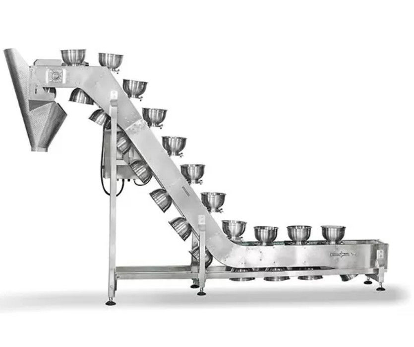 A máquina de empacotamento do alimento do petisco de 60 WPM inclinou o tipo transporte da bacia 3L do enchimento