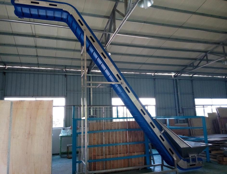 1.1KW inclinou o elevador que da forma do transporte S 200L de aço inoxidável conectou o funil