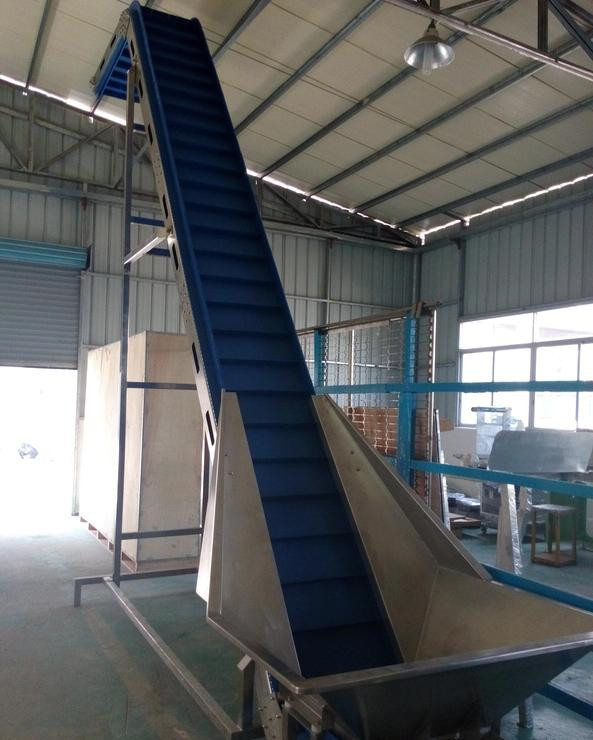 1.1KW inclinou o elevador que da forma do transporte S 200L de aço inoxidável conectou o funil